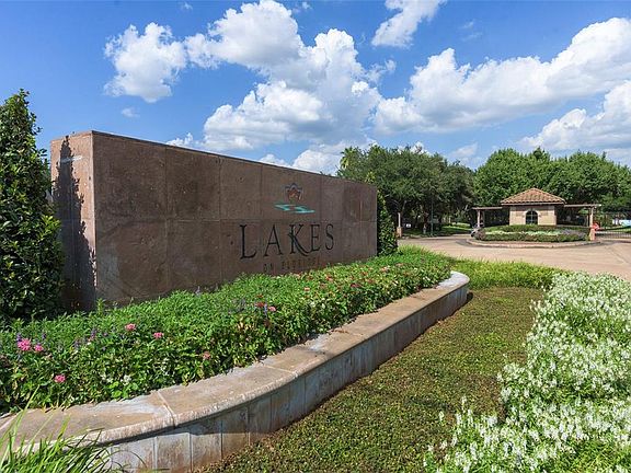 2nd image of 6327 Collina Springs Ct