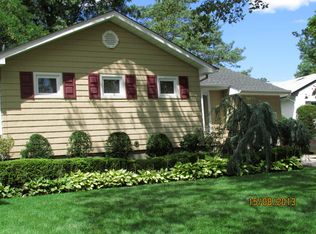 70 Riverdale Rd, Valley Stream, NY 11581