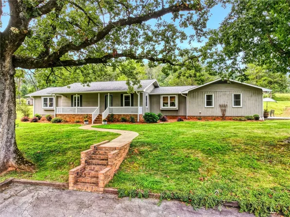 1239A Cove Creek Rd, Pickens, SC 29671