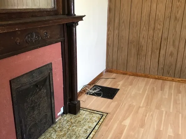 9 Jefferson St, Newark, OH 43055