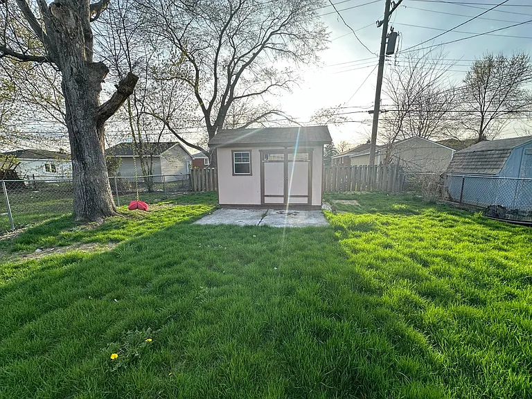 22829 Rosalind Ave — Photo 4