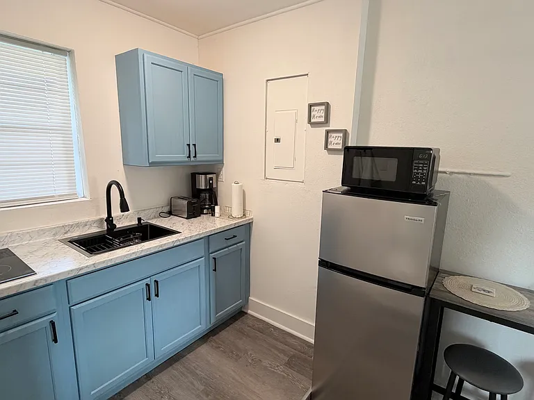 3848 Maxine St — Photo 9
