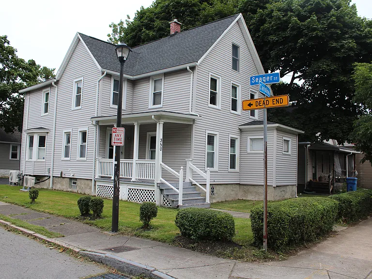350 Caroline St #3 — Photo 1