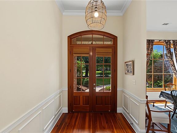 3rd image of 316 Pencarrow Cir