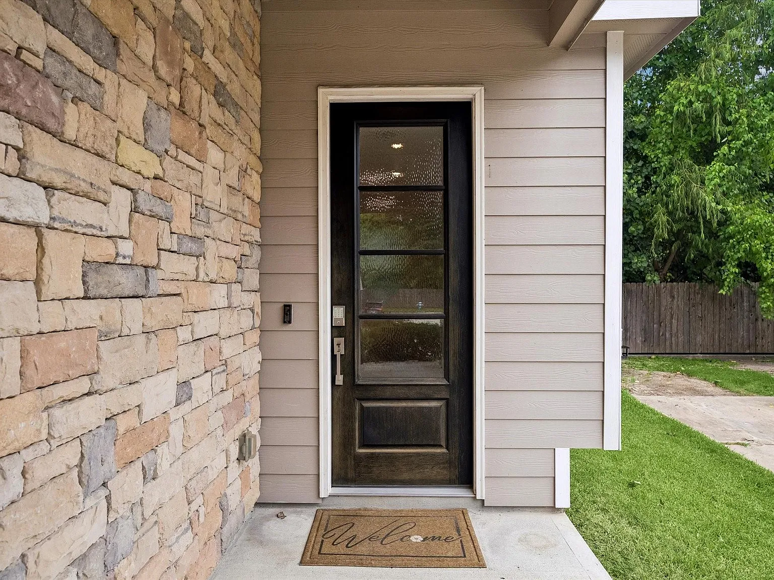 3 bed, 2.5 bath, 2030 sqft, $2,900 — Photo 3