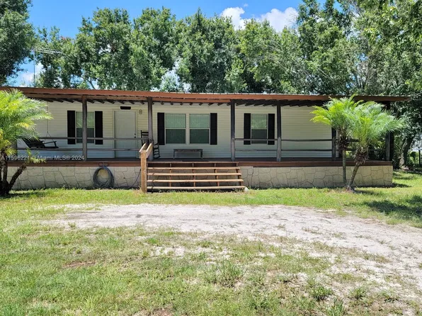 5867 NW 30th St, Okeechobee, FL 34972