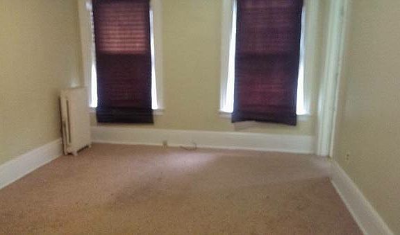bedroom 2 w/ big closet