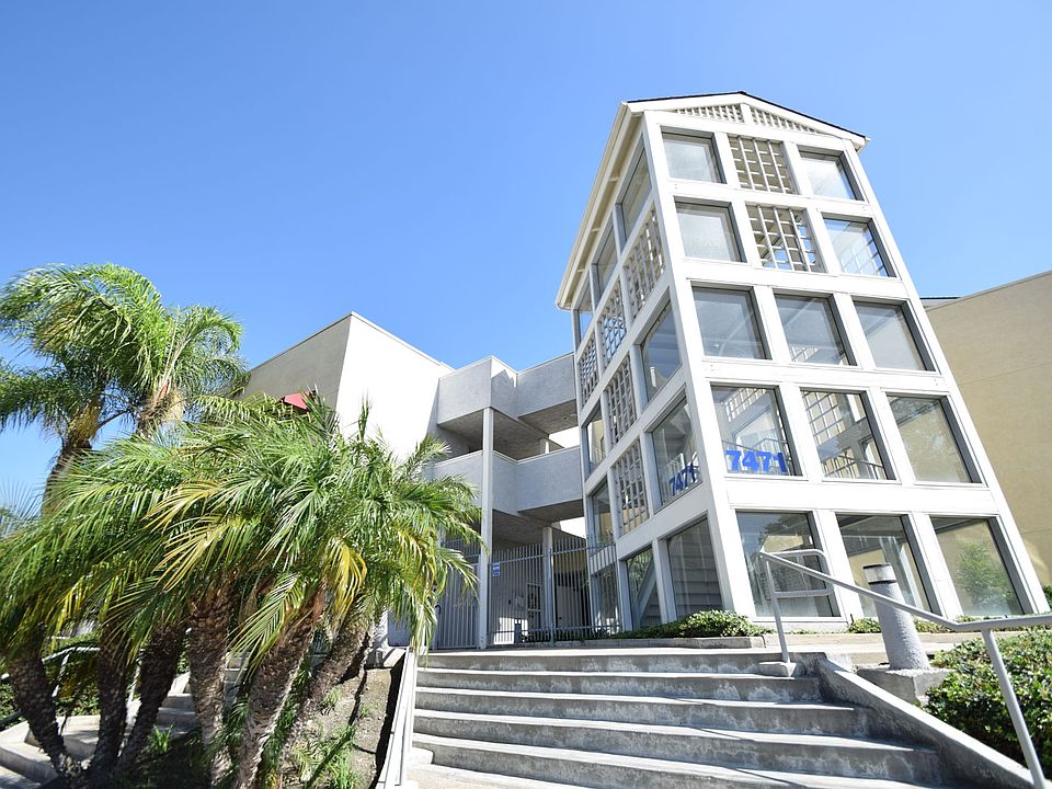 Mesa Point Apartments, 7471 University Ave, La Mesa, CA 91942