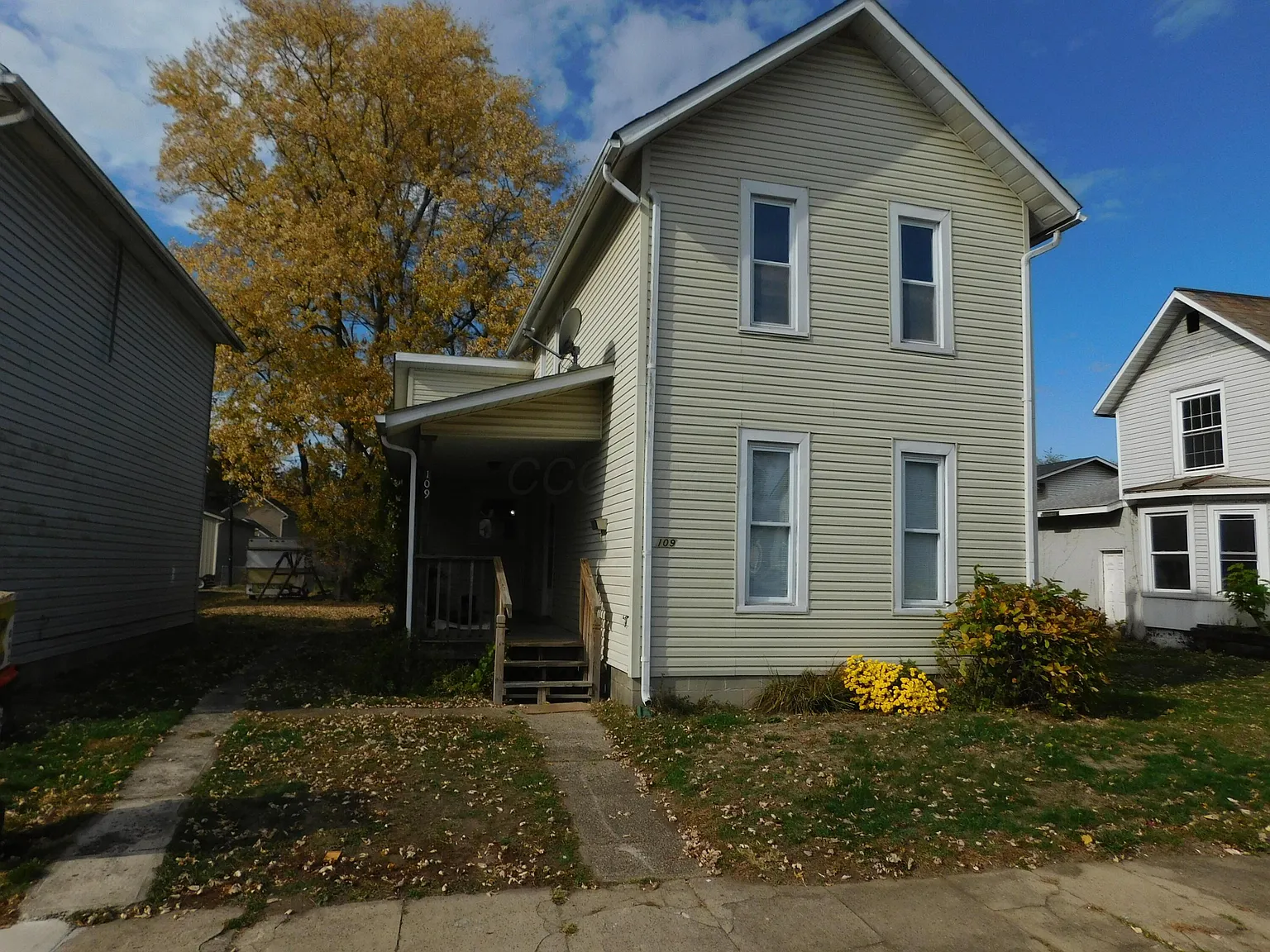 109 Wing St photo 1