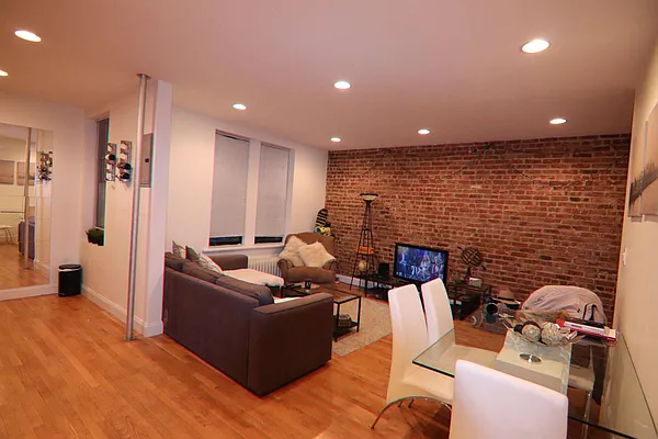 Rented by PMG Real Estate  | media 26