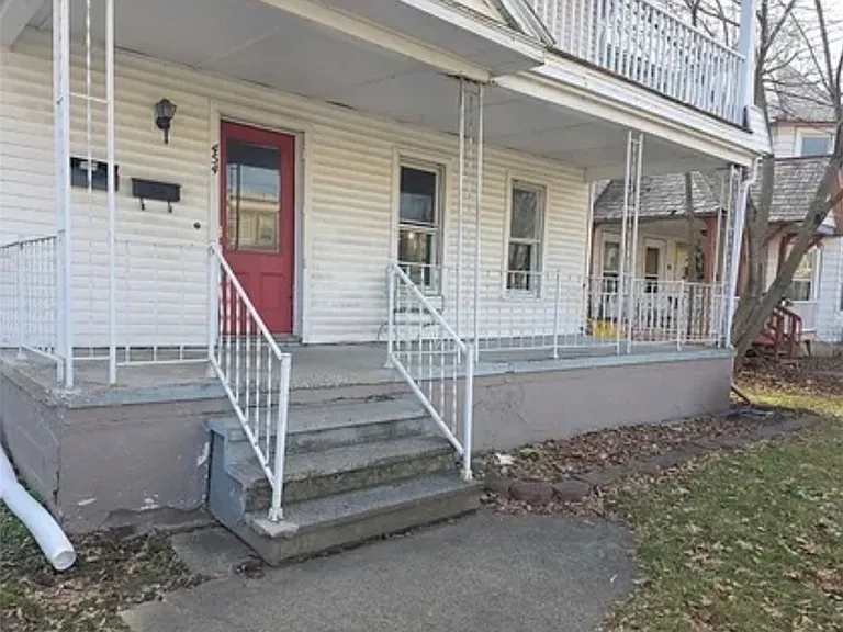 454 Riverside Ave #A — Photo 1