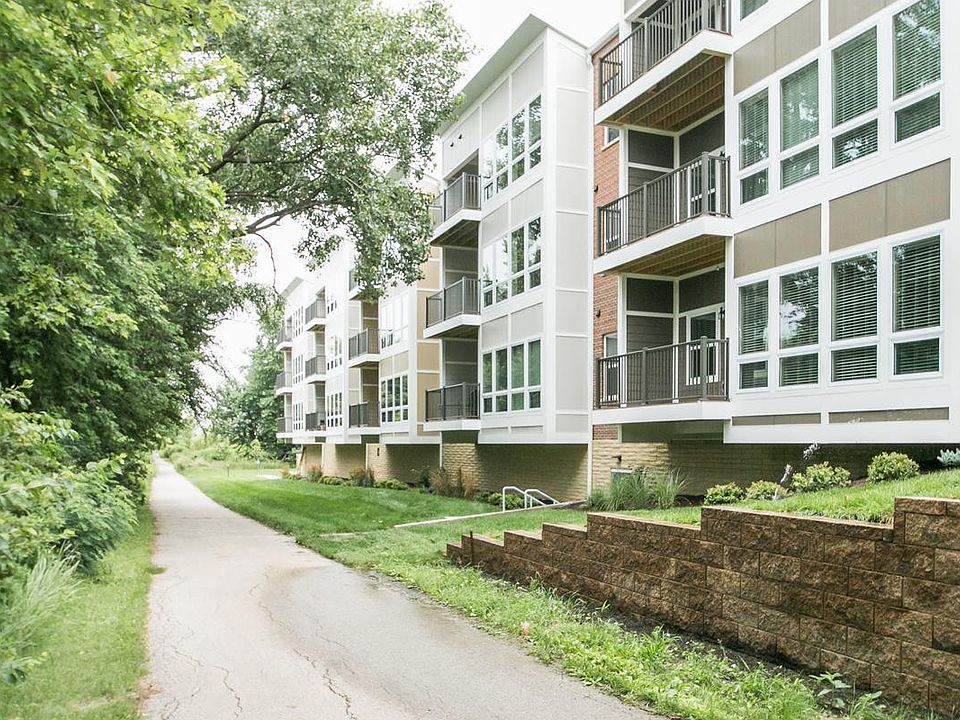 1st image of 405 Ashley Ct Unit 309