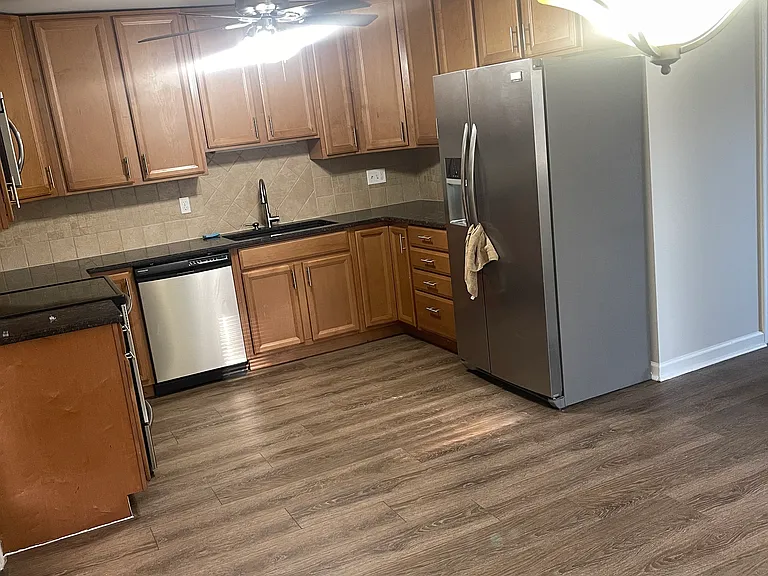 1400 Harford Square Dr — Photo 5