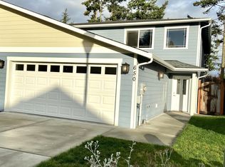 650 NW Oxford Pl, Oak Harbor, WA 98277