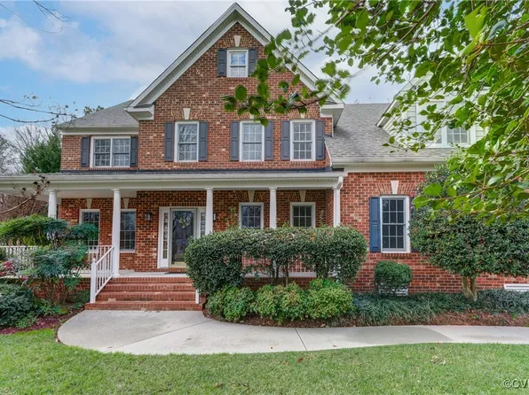 12136 Hogans Aly, Chester, VA 23836