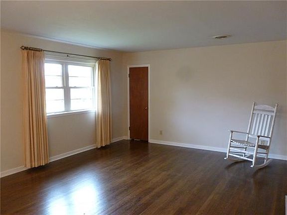 4th image of 5062 Cockrell Ave