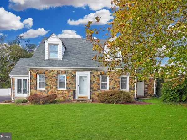 141 S Nursery Ave, Purcellville, VA 20132