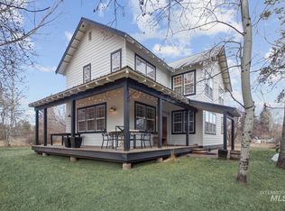 215 W Bullion St, Hailey, ID 83333