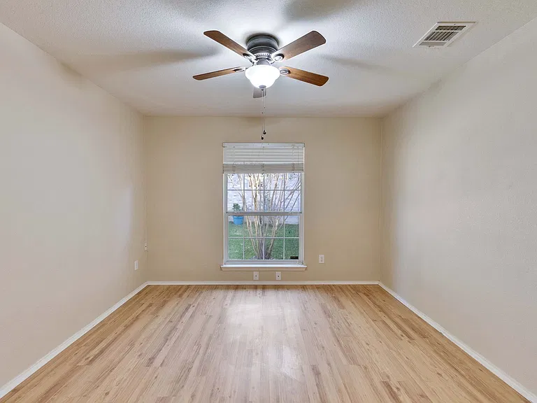 2901 Warwick Way — Photo 7
