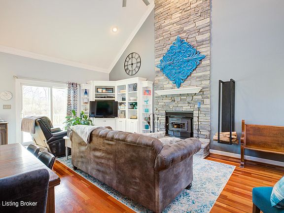 4th image of 5319 Cross Creek Dr