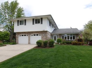 205 Mendon Ln, Schaumburg, IL 60193