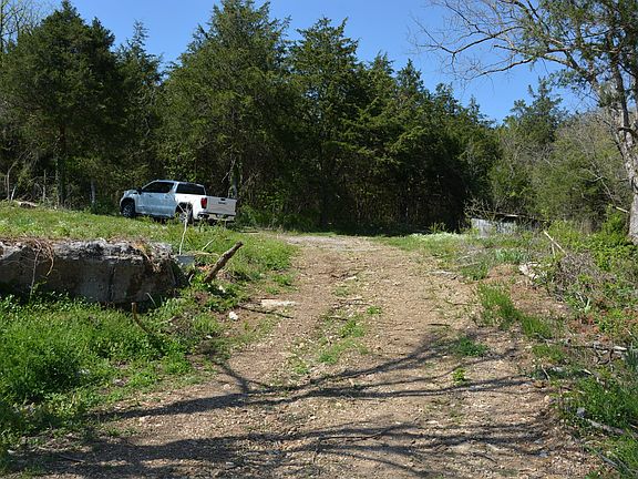 3rd image of 146 Bledsoe Rd