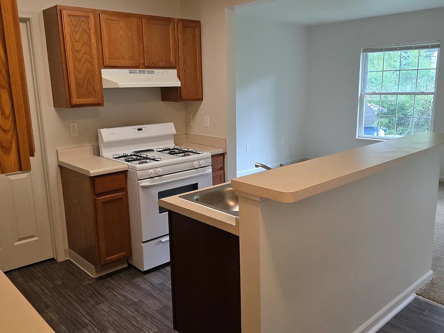 Windsong Townhomes — Photo 2