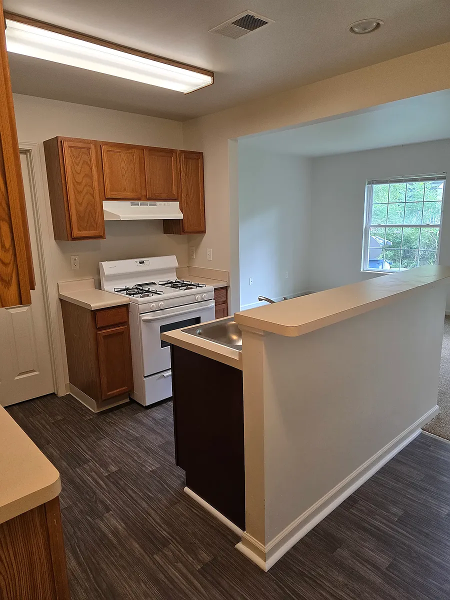 Building Photo - Windsong Townhomes