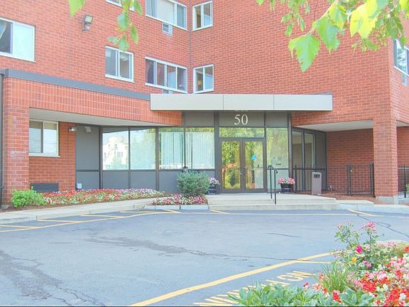 2nd image of 50 Prairie Ave APT 425