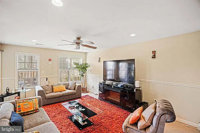 20420 Remsbury Pl — Photo 1
