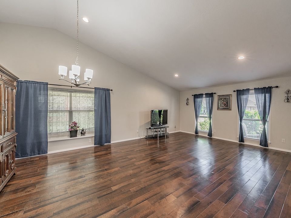 1st image of 5709 Diana Dr