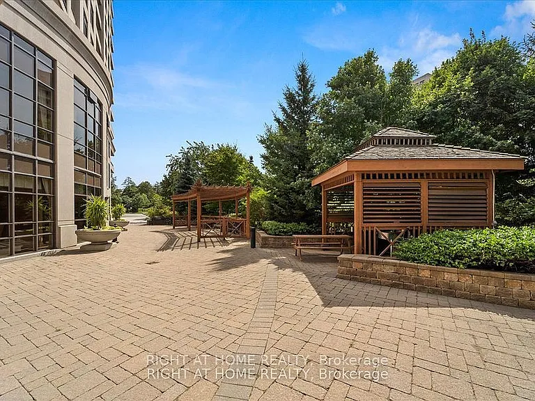 9235 Jane St #214 — Photo 3