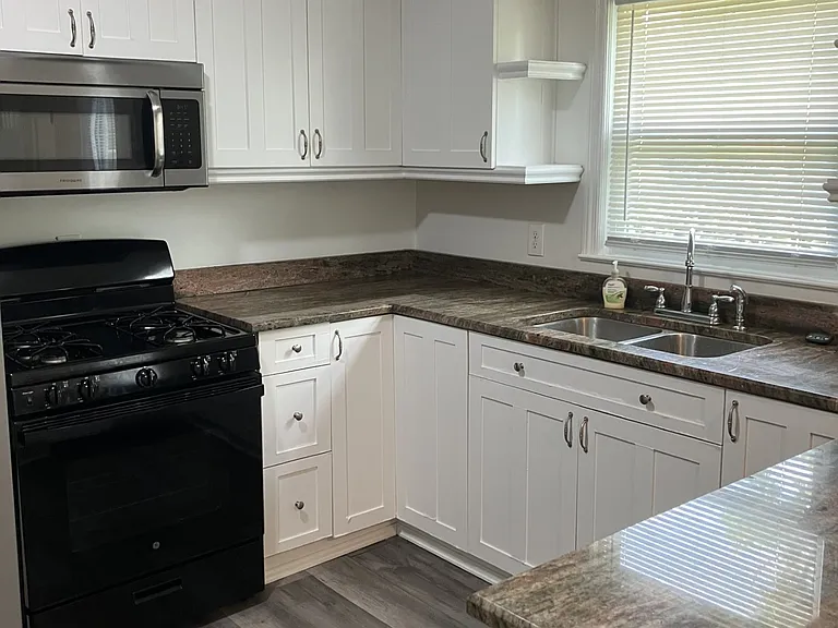 6836 Robin Dr — Photo 9