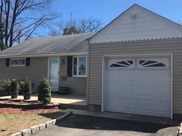 24 Elmwood Ter, Cresskill, NJ 07626