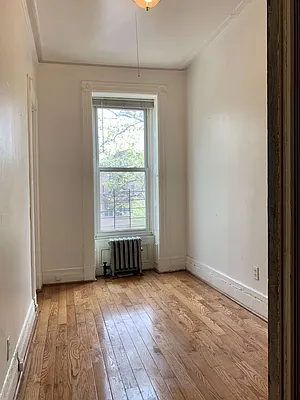 Rented by City Roots Realty | media 14