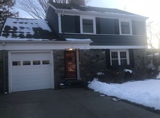 40 Betsey Williams Dr, Cranston, RI 02905