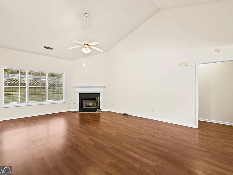 3245 Chandon Ln — Photo 3