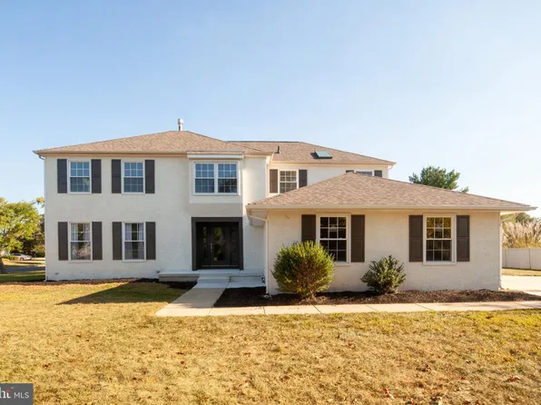 223 Tall Pines Dr, Sewell, NJ 08080