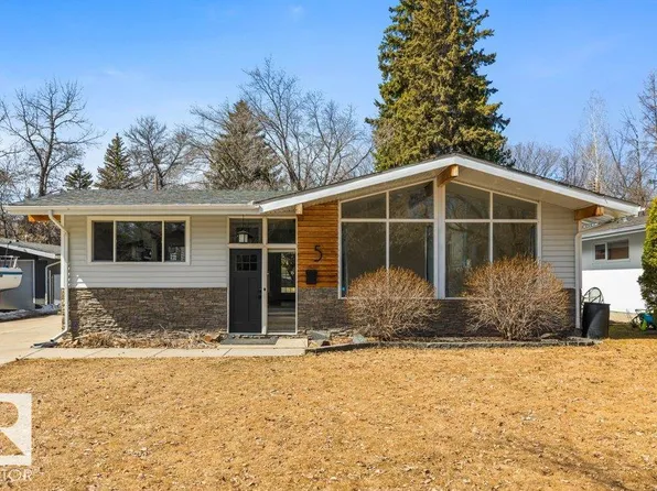 5 Gresham Blvd, Saint Albert, AB T8N 1A8