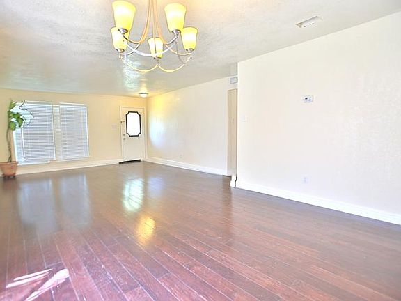 3rd image of 2805 Hazelwood Dr