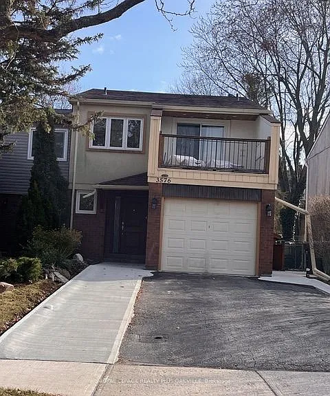 3576 Ash Row Cres #LOWER — Photo 1