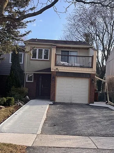 3576 Ash Row Cres #LOWER Photo 1
