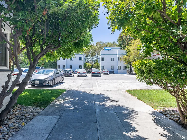 The Maxwell Apartments — Photo 10