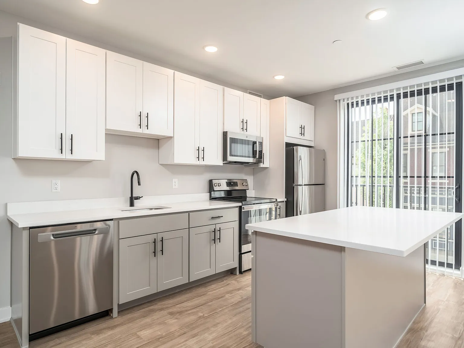 Taylor Flats — Photo 3