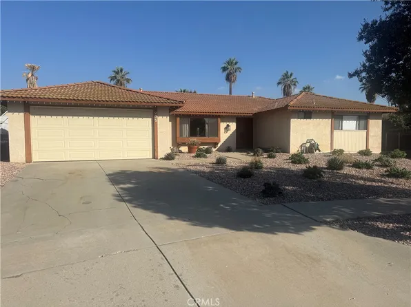 235 Pinewood Ct, Redlands, CA 92374