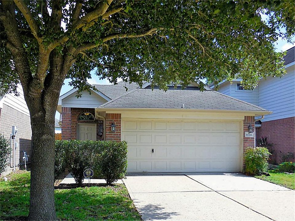 1st image of 19318 Caledonia Dr