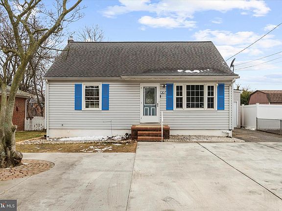 2nd image of 1207 Lorraine Ave