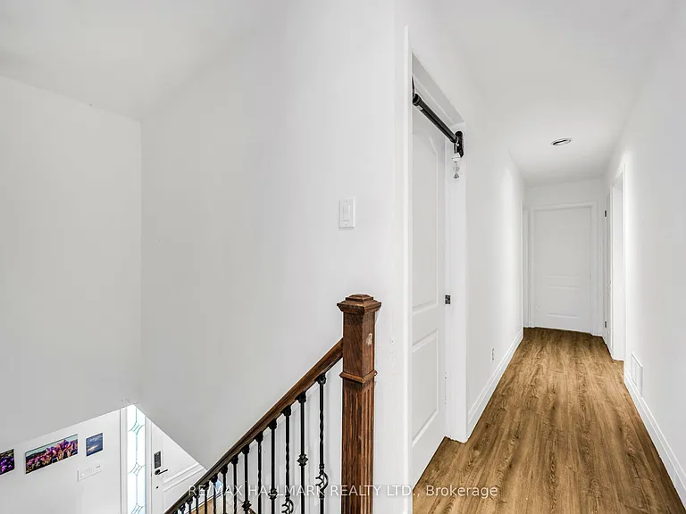 39 Sunnywood Cres — Photo 18