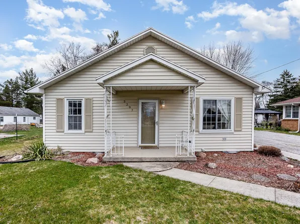 3297 E Fisher Rd, Bay City, MI 48706