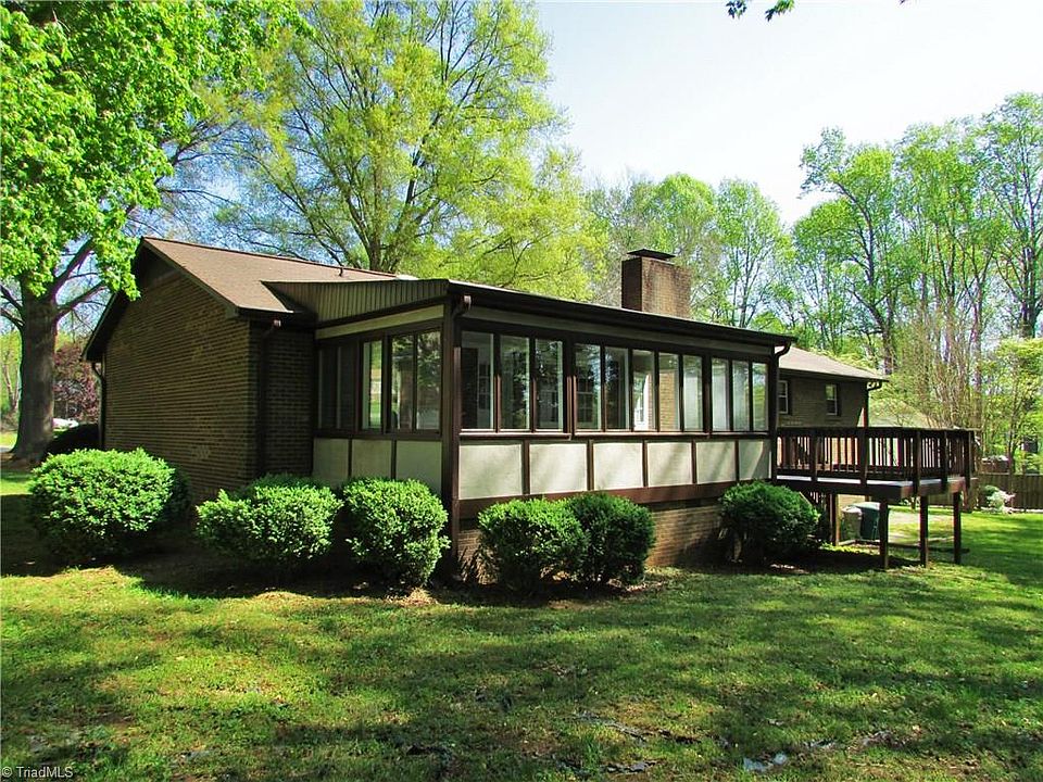 2nd image of 170 Nottidge Ct